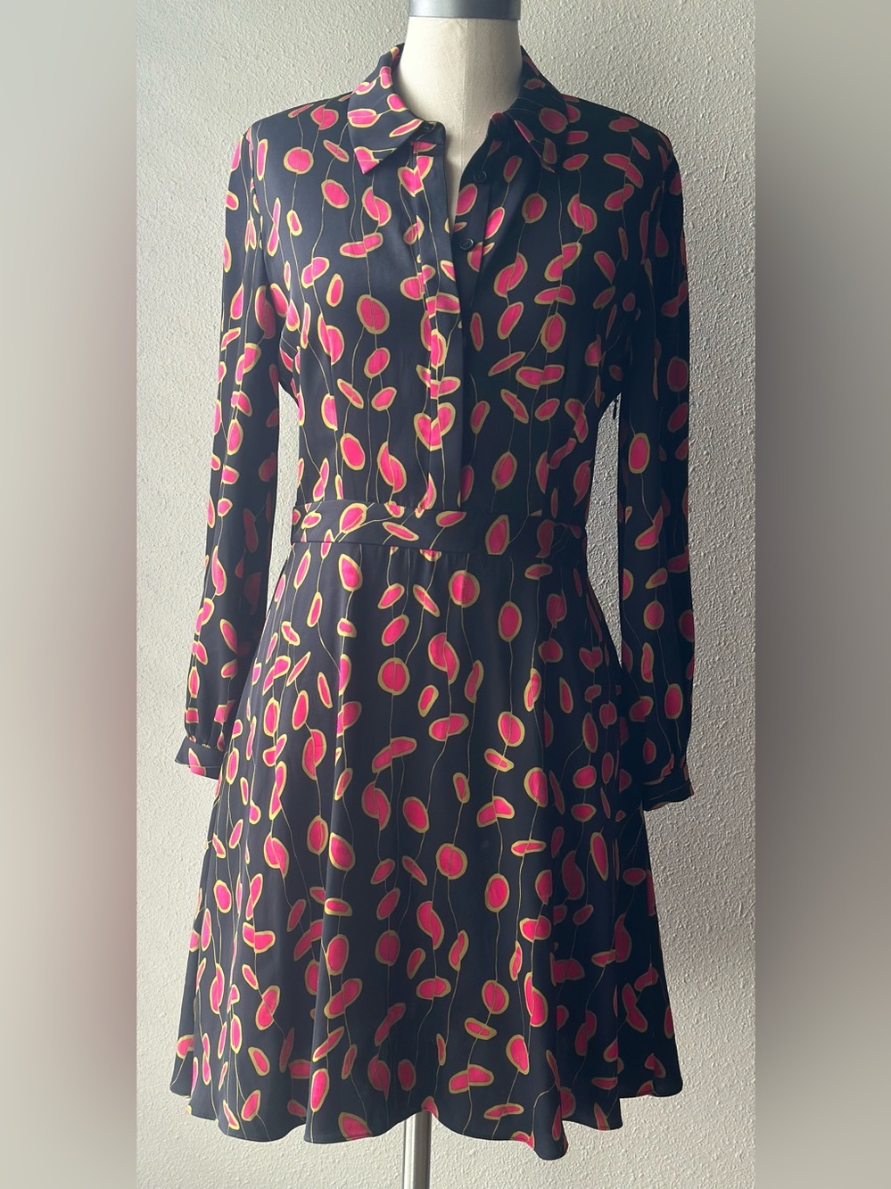Diane Von Furstenberg Black Long-Sleeve Dress with Pink Abstract Dot Print